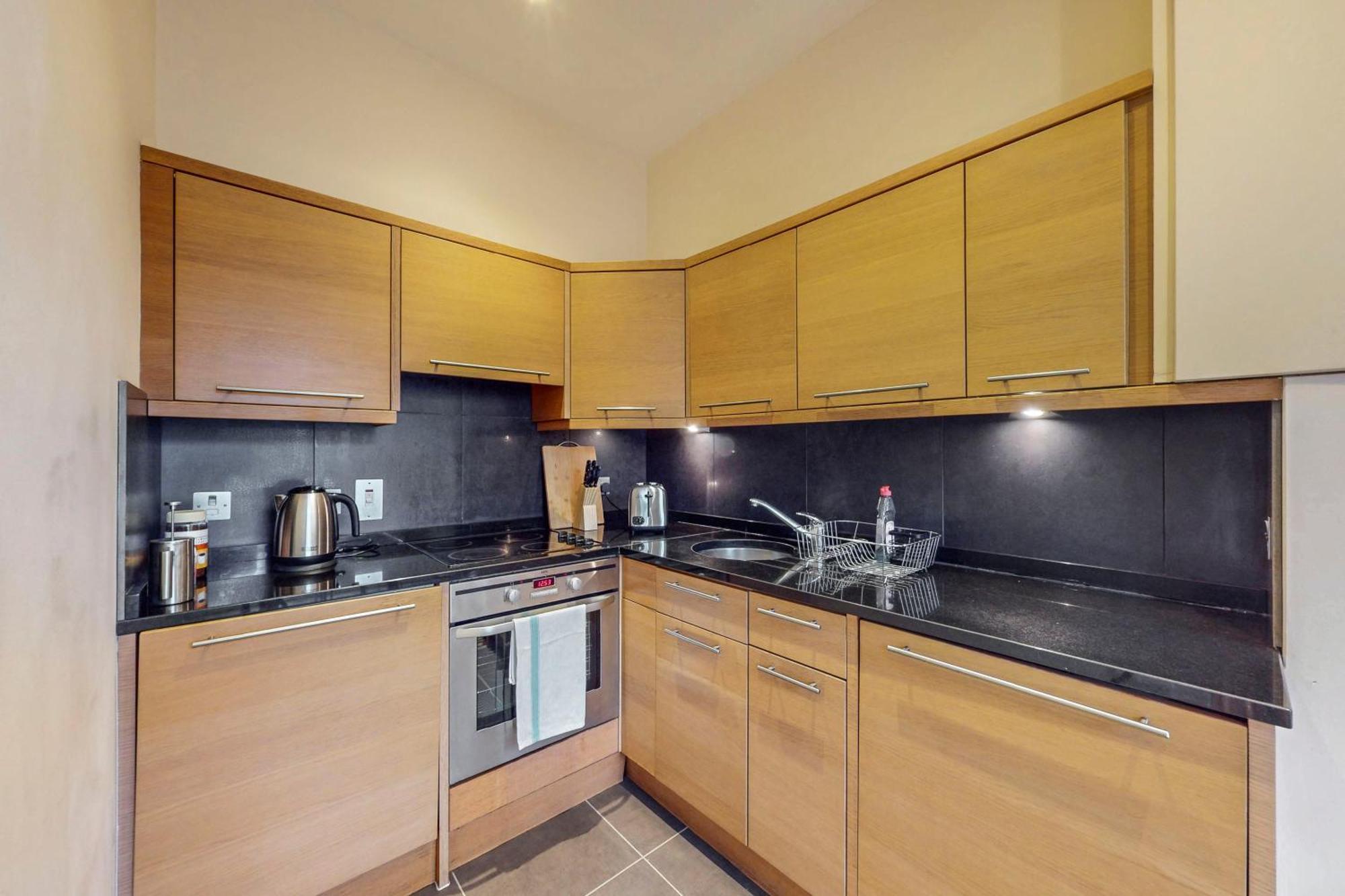 Appartement Charming Victorian 1-bed Flat-3 Mins To Bus Stop *