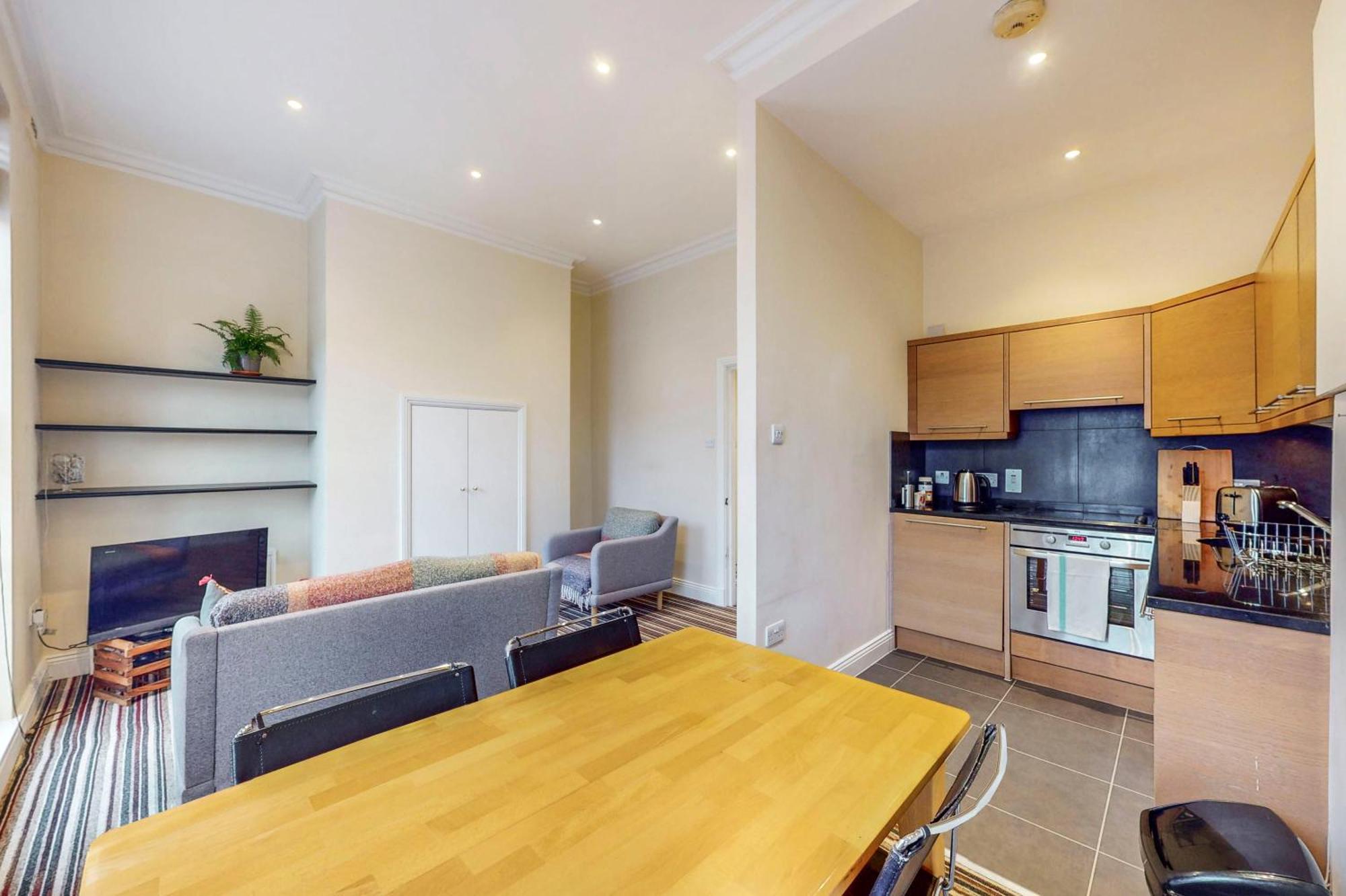 Appartement Charming Victorian 1-bed Flat-3 Mins To Bus Stop Londres