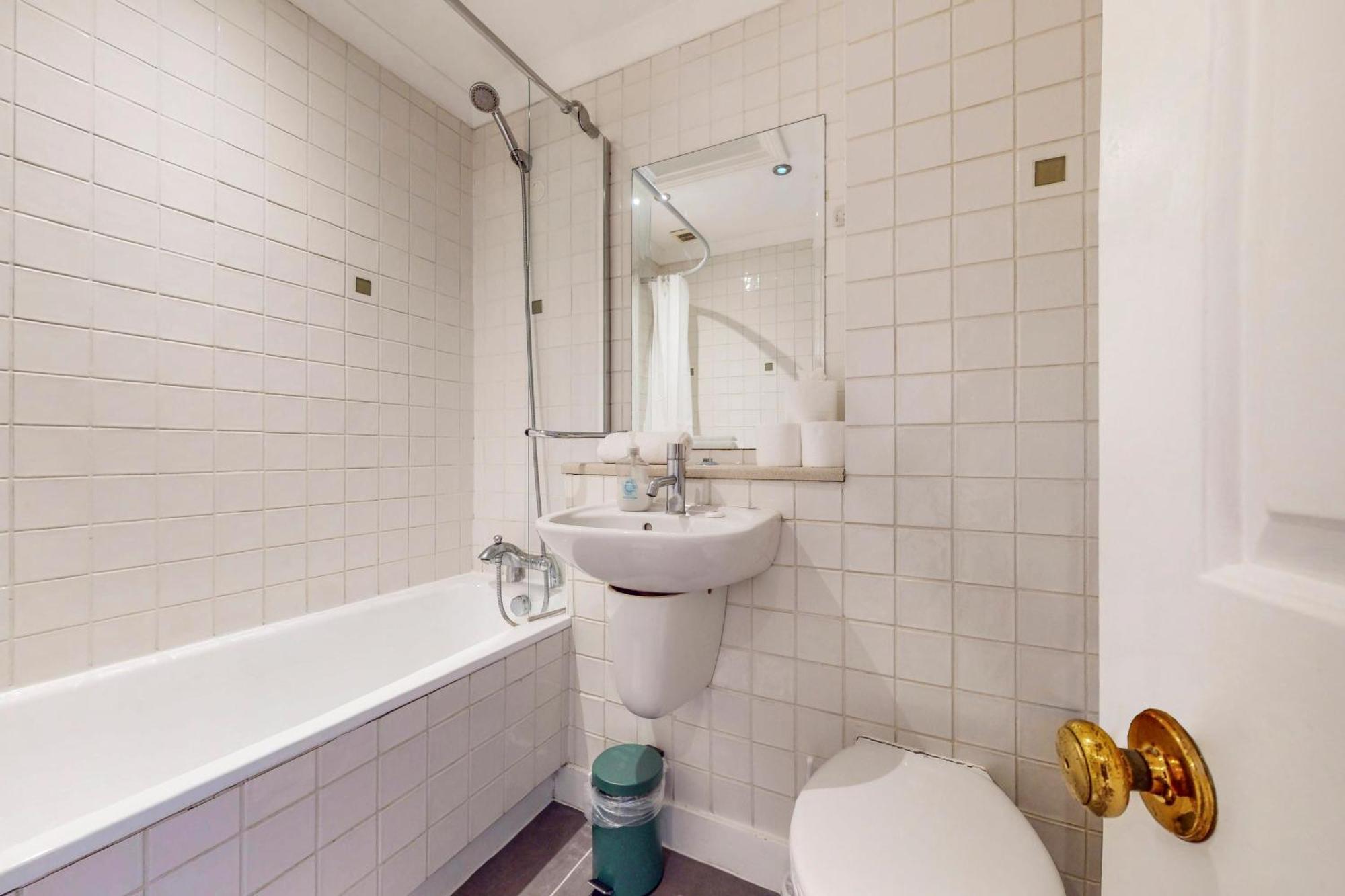 Appartement Charming Victorian 1-bed Flat-3 Mins To Bus Stop Londres